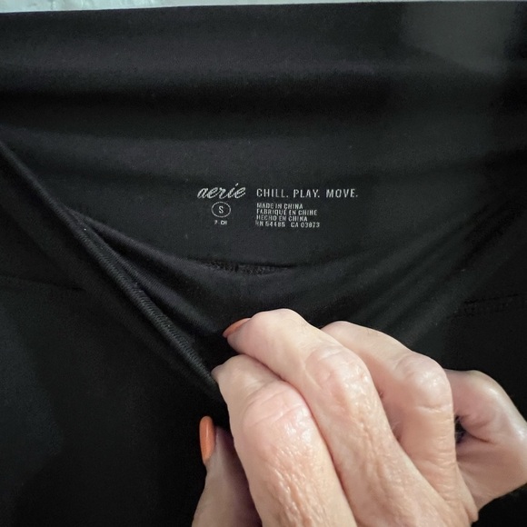 AERIE black leggings with side pockets size s - Picture 3 of 4